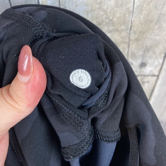 Lululemon Wunder Under Pant in Savasana Camo Size 6. - Picture 8 of 15
